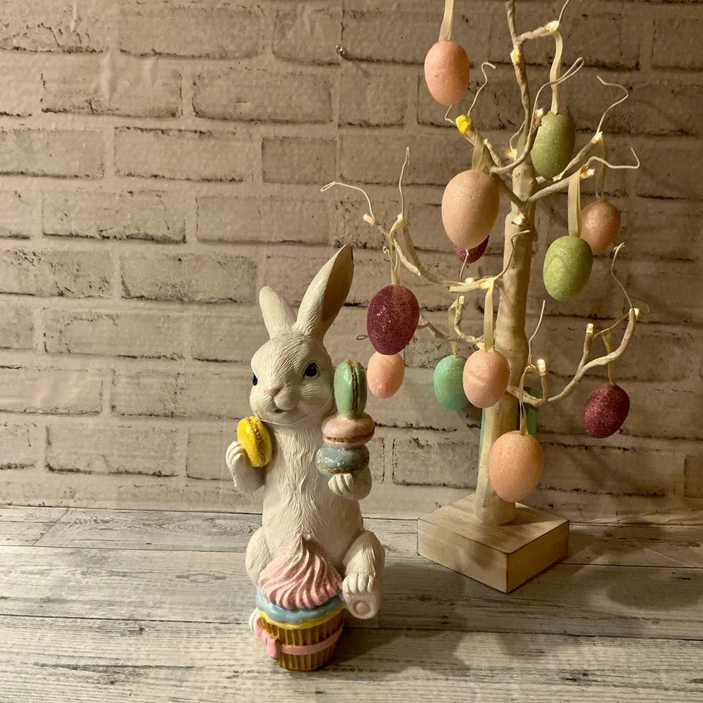 COTTONTAIL LANE Bunny Holding Cupcake And Macaron